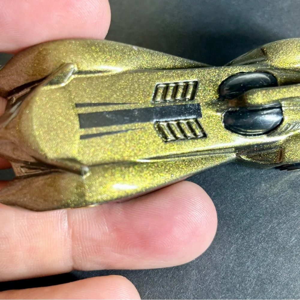 Hot Wheels Batmobile Gold 4/5 Batman 